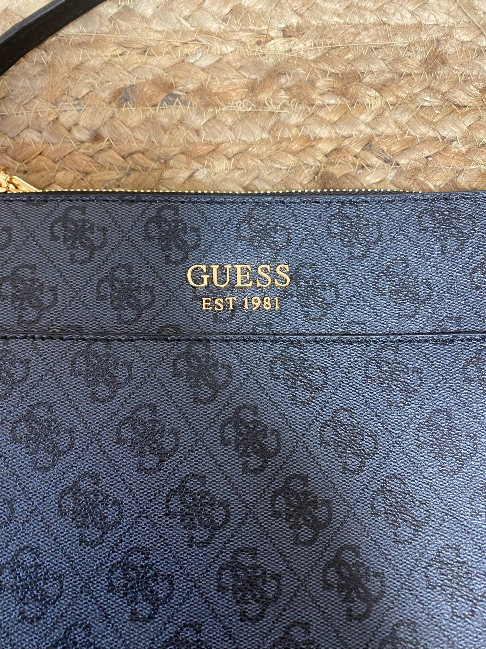 Guess-tas – photo 2